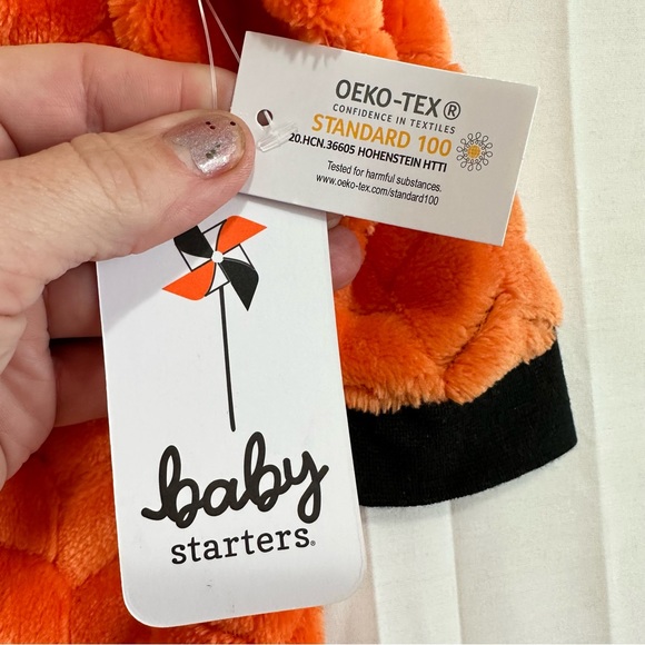 Baby Starters Halloween Footsie One Piece Fleece Pumpkin Face 6 Months - Picture 3 of 6